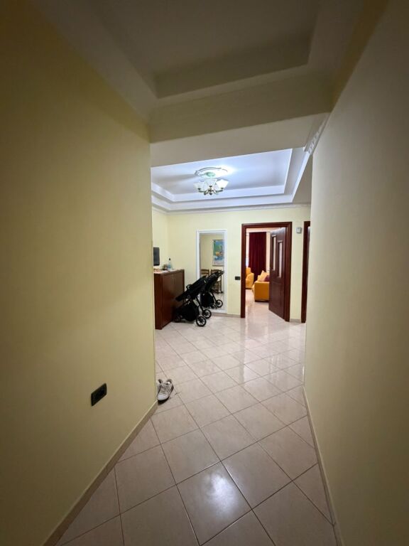Apartament ne shitje 4+2+1 Sarande
