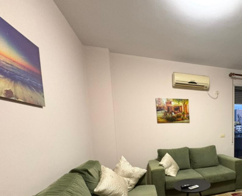 Jepet apartament 2+1 me qira tek Selvia , Rruga e Dibres .