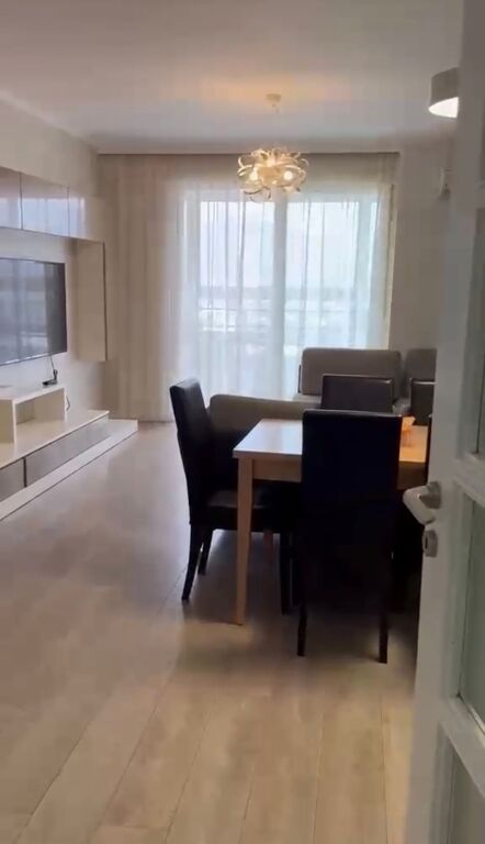 Shitet apartament 3+1 tek Kompleksi Malajzian