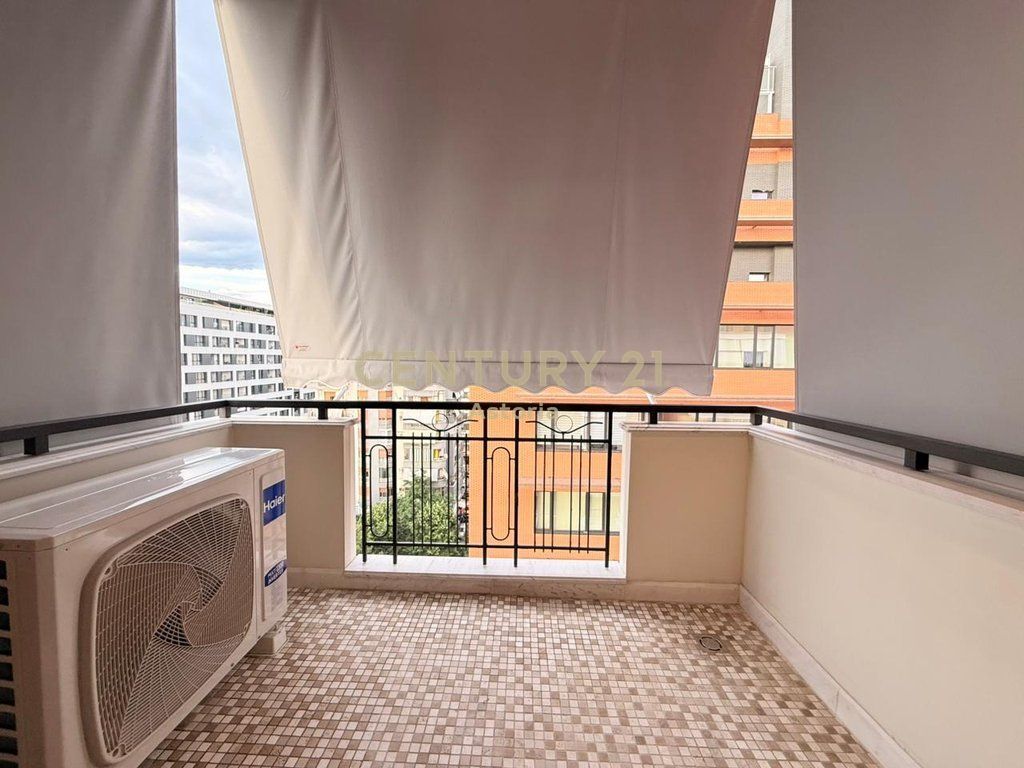 JEPET ME QIRA APARTAMENT PREMIUM 2+1+2+POST PARKIMI TE "KOMPLEKSI DELIJORGJI"
