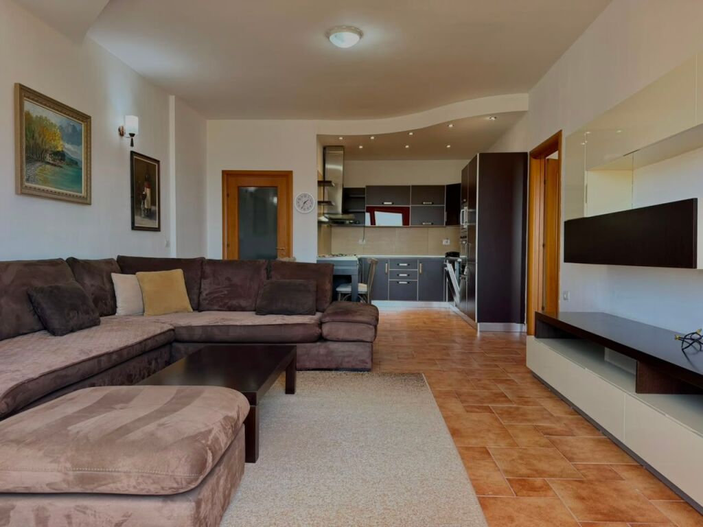 Apartament 2+1 me Qera, Tetor-Maj | Sheshi Pavaresia, Nisatel, Vlore