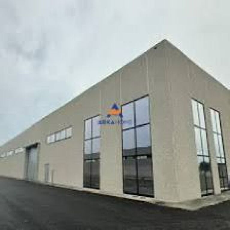 MAGAZZINO IN AFFITTO 500 M2 "VAQARR" 2500 EURO