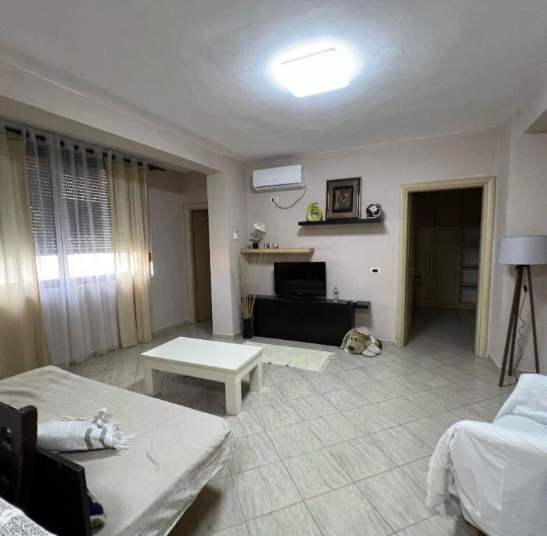 Jepet Me Qera Apartament 2+1+1 Ballkon