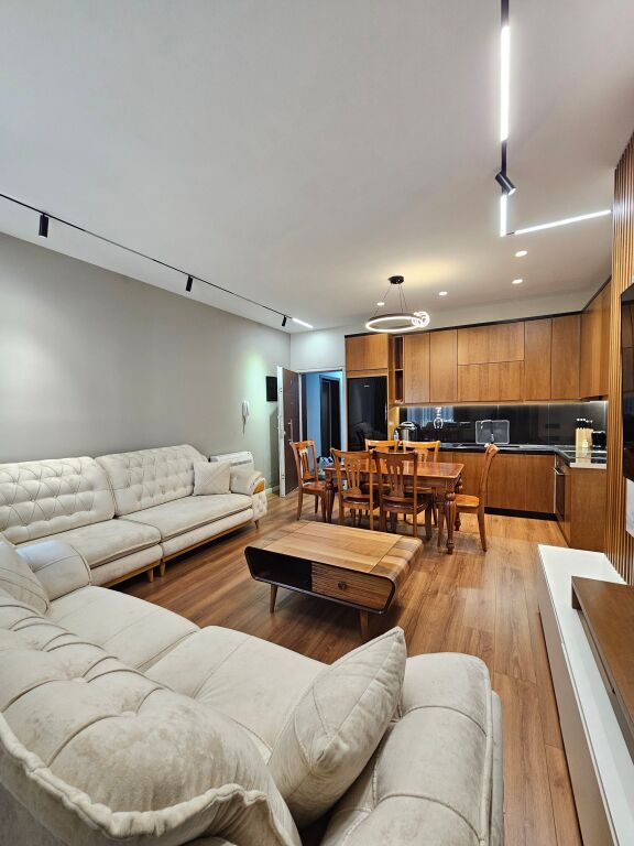 🏡 JEPET ME QIRA APARTAMENT 2+1+ post parkimi  –RRUGA 5 MAJI