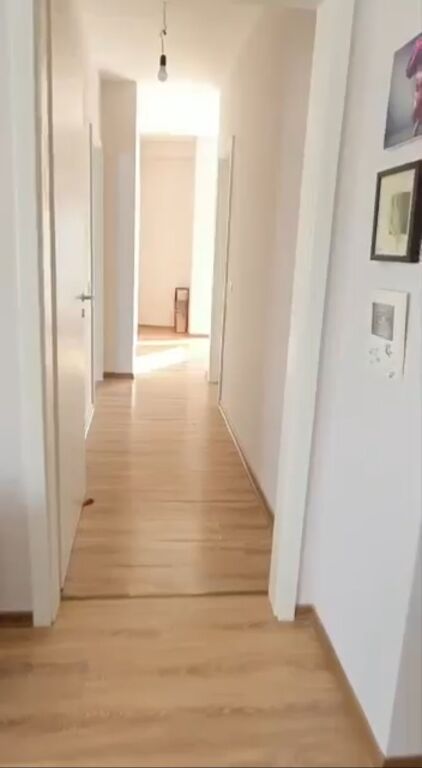 Jepet Apartament me qera 700€