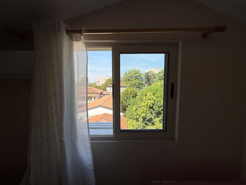Duplex 3+1 in affitto vicino alla Scuola Unita