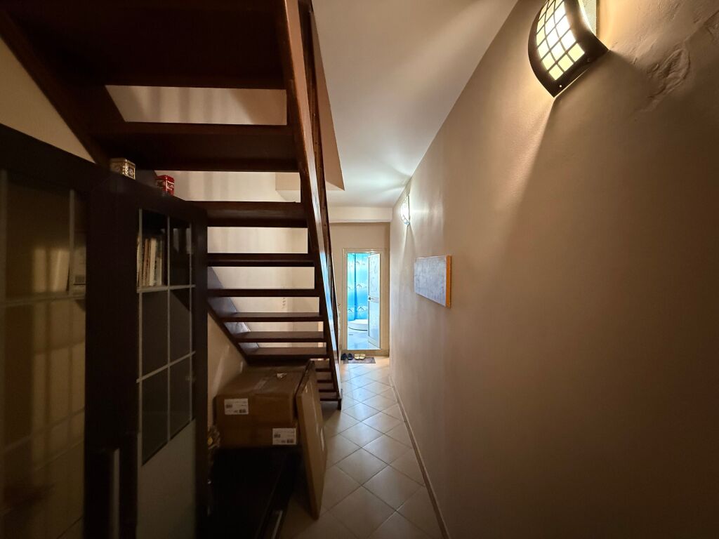 Duplex 3+1 in affitto vicino alla Scuola Unita