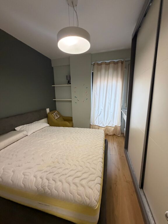1+1,kat 2 ashensore,xhangolli pazari i ri,650 mije leke