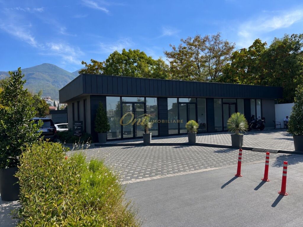 FRESK, AMBIENTI COMMERCIALE IN AFFITTO