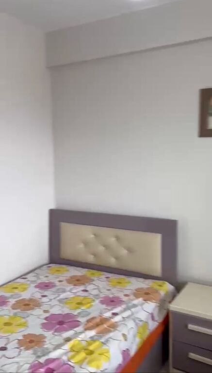 Shitet apartament 3+1 tek Kompleksi Malajzian