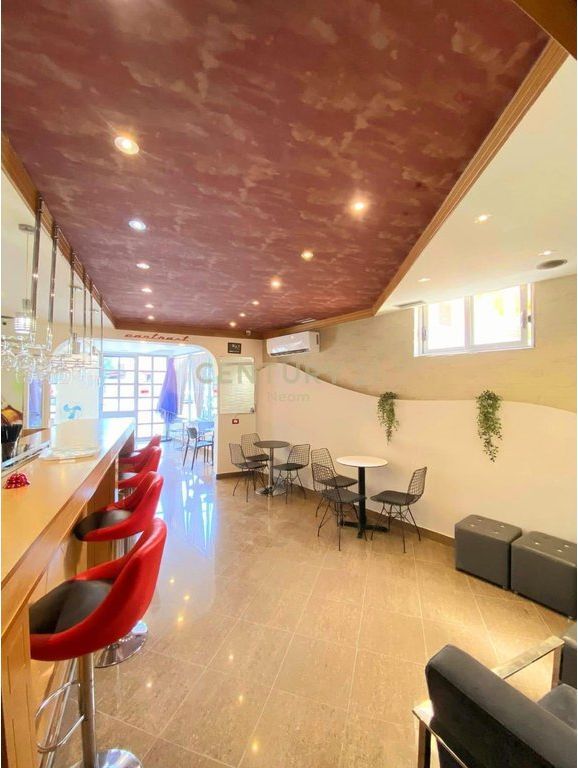 SHITET AMBIENT &amp; BIZNES BAR/KAFE NE FIER - 100000 EURO