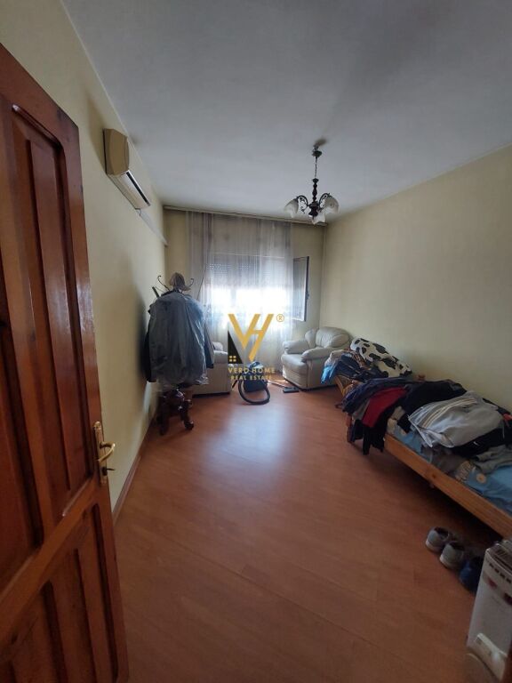 JEPET VILE DY KATESHE ME QERA NE XHAMLLIK 120.000 LEKE