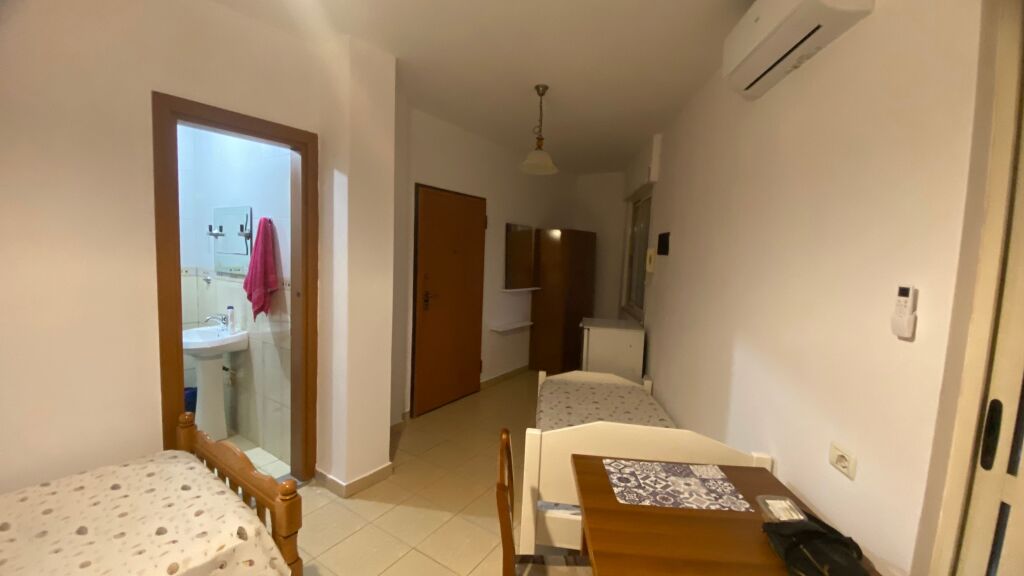 Studio apartment with panoramic veranda in Selvia