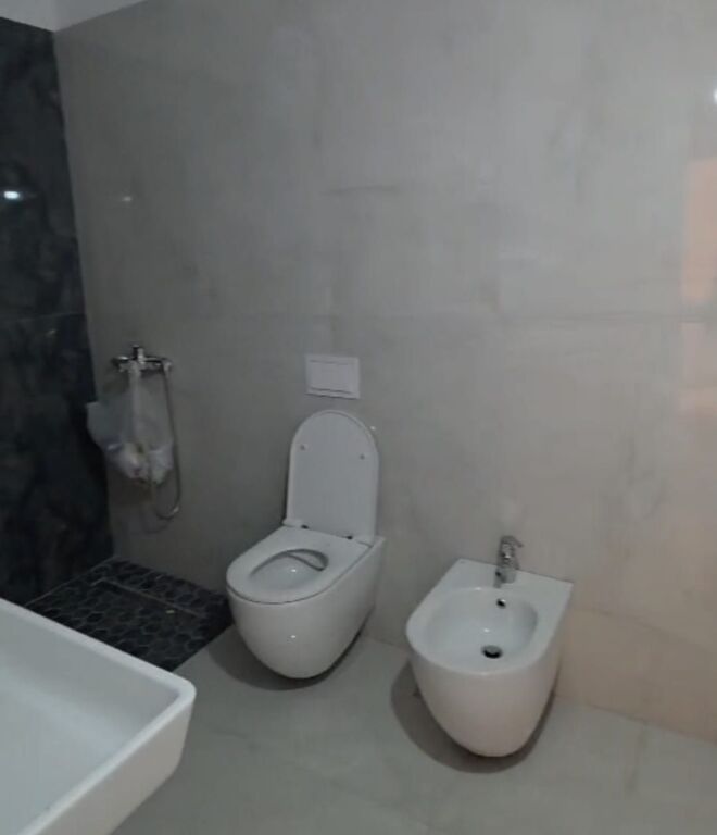 Jepet me Qira Zyre tek Tirana Garden Building , Rruga e Kavajes , 21 Dhjetori  