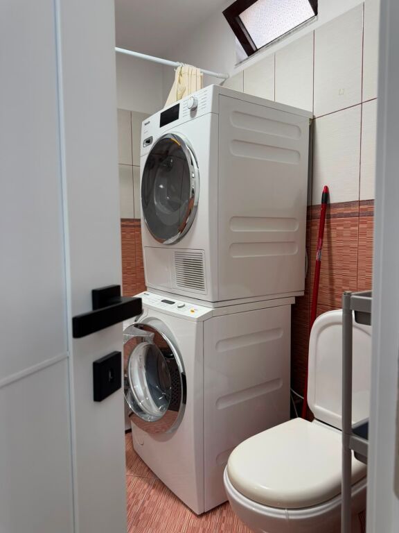 Ish Ekspozita_Rent 3+1+2