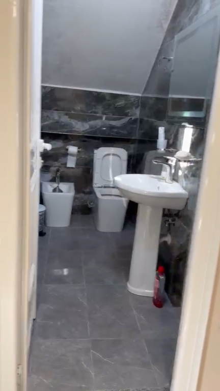 Jepet me qera apartamenti  1+1