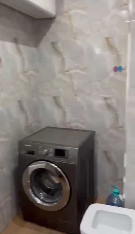 Shitet apartament 3+1 tek Kompleksi Malajzian