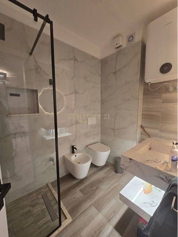Appartamento 1+1 in affitto a Komuna e Parisit 750 € /Mese