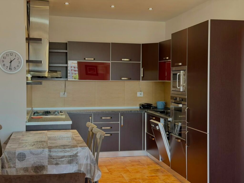 Apartament 2+1 me Qera, Tetor-Maj | Sheshi Pavaresia, Nisatel, Vlore