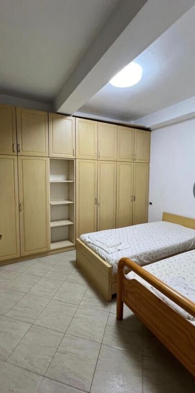 Jepet Me Qera Apartament 2+1+1 Ballkon