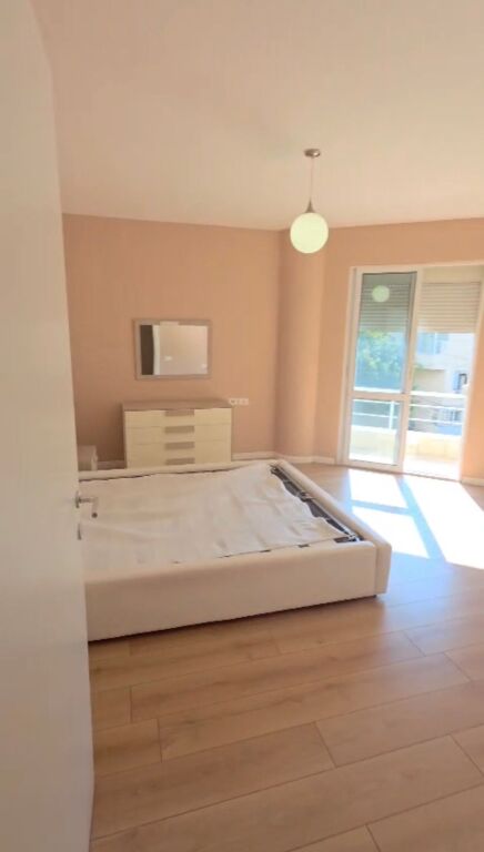 Jepet me qera Apartment 2+1+2 ne Durres