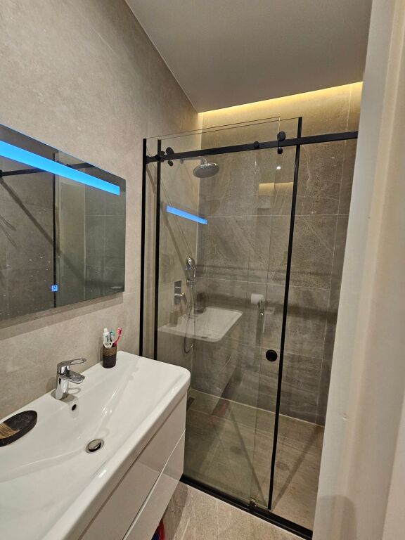 🏡 JEPET ME QIRA APARTAMENT 2+1+ post parkimi  –RRUGA 5 MAJI