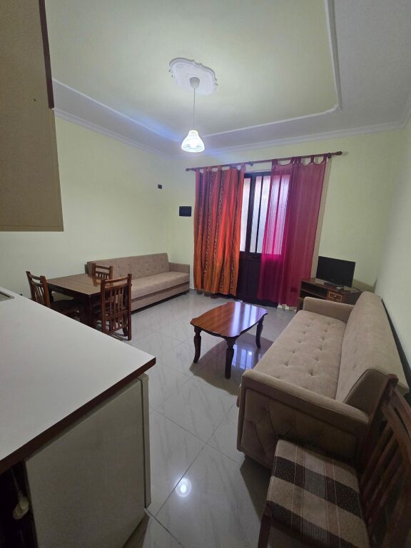 Qera | Vilë 1 + 1 | Rruga Jordan Misja | 400 €/muaj