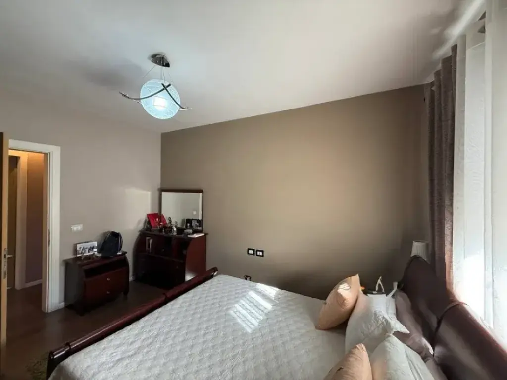 Qera | Apartament 2 + 1 | Ish Fusha e Aviacionit | 675 €/muaj