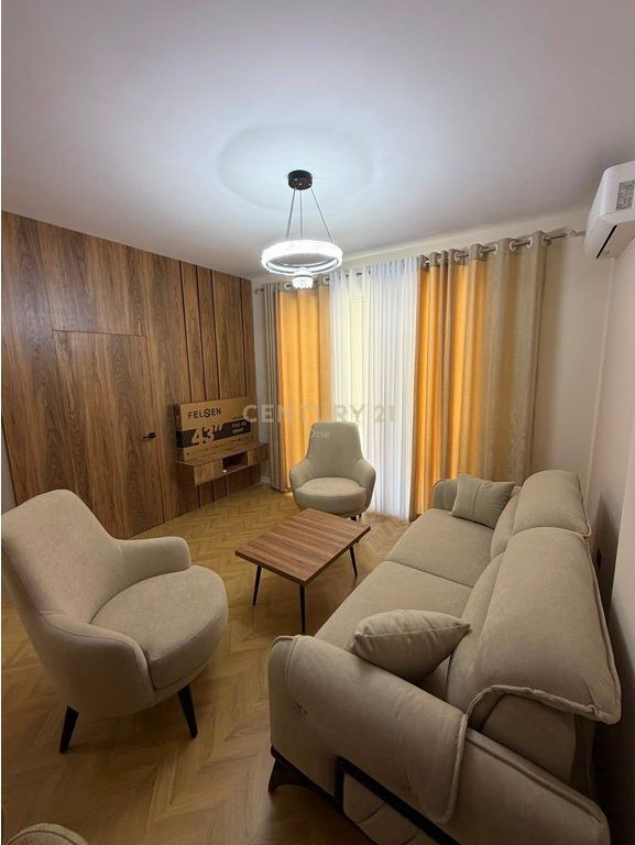 Jepet me qira apartament 2+1 – Tregu Elektrik, Tiranë