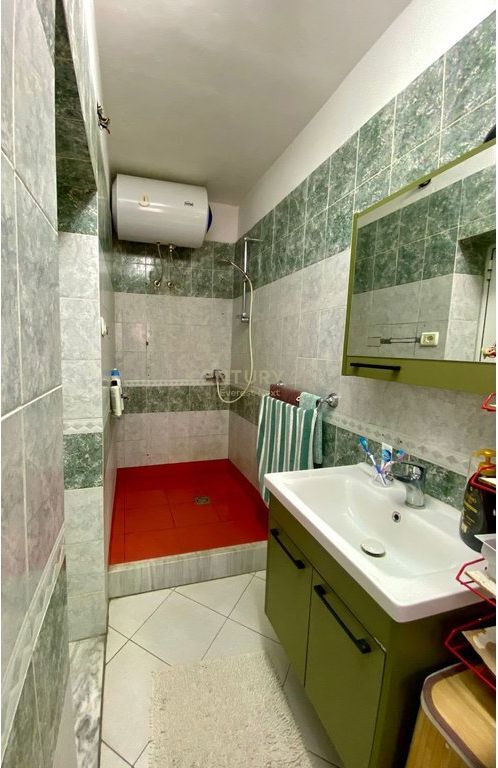 JEPET ME QIRA APARTAMENT 2+1 – SHKOLLA 1 MAJI