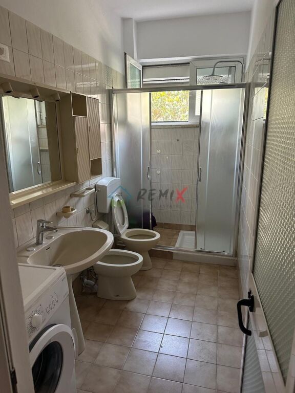 🏠 APARTAMENT 1+1 PËR QIRA – PRANË GJYKATËS, DURRËS