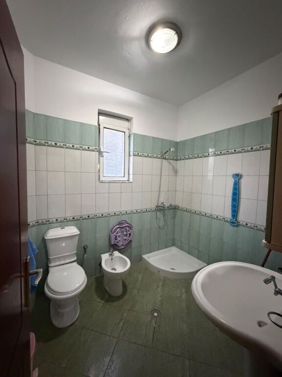 Apartament ne shitje 4+2+1 Sarande