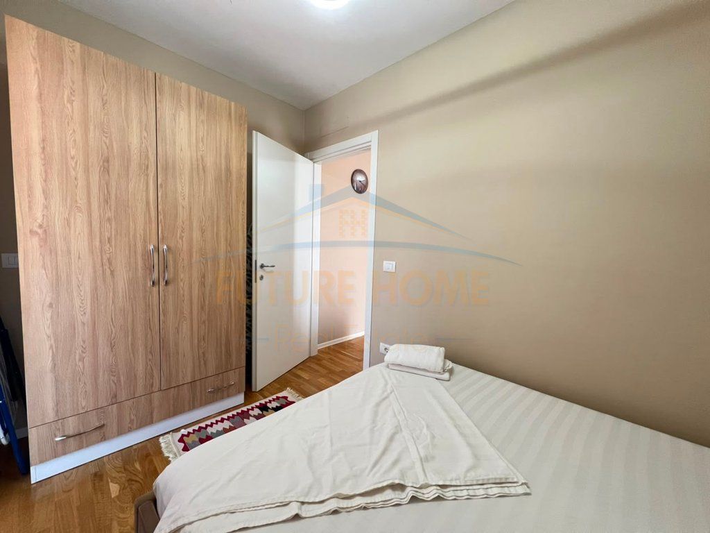 Qera, Apartament 1+1+Post Parkimi, Rruga e Barrikadave