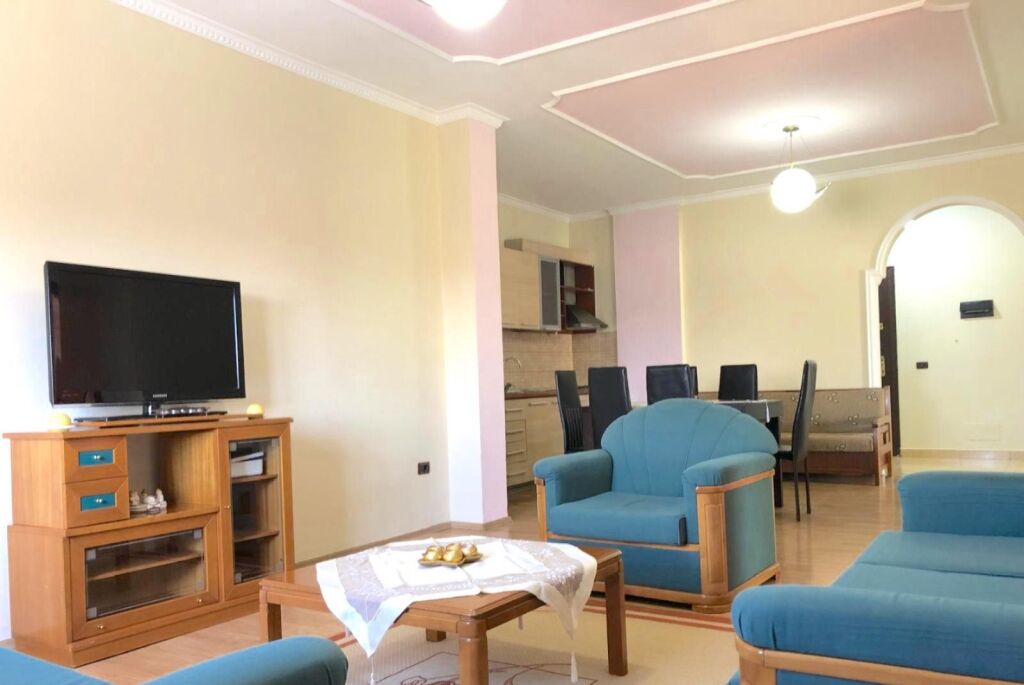 For rent 2+1 apartment, at the end of Jordan Misja street just past the train tracks 400 thousand old lek