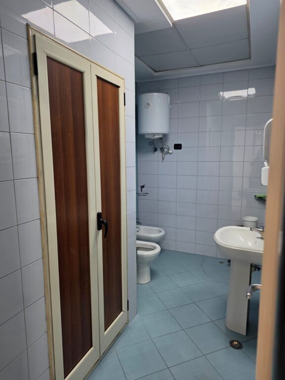 OFFICE FOR RENT 94 M2 CENTER 170,000 LEKE FH-91576