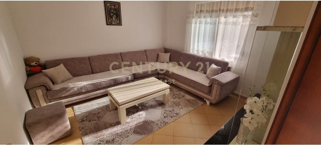 VIA BESA AFFITTASI 2+1 PIANO VILLA