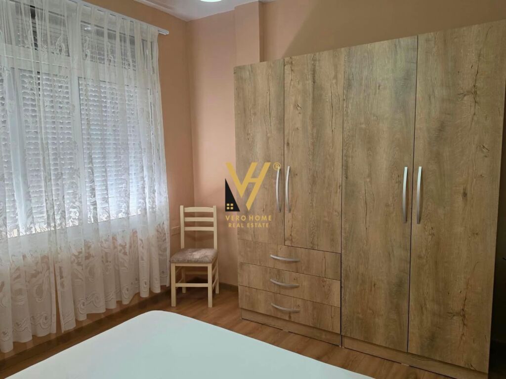 JEPET APARTAMENT 1+1+BLK ME QIRA NE QENDER 50.000 LEKE