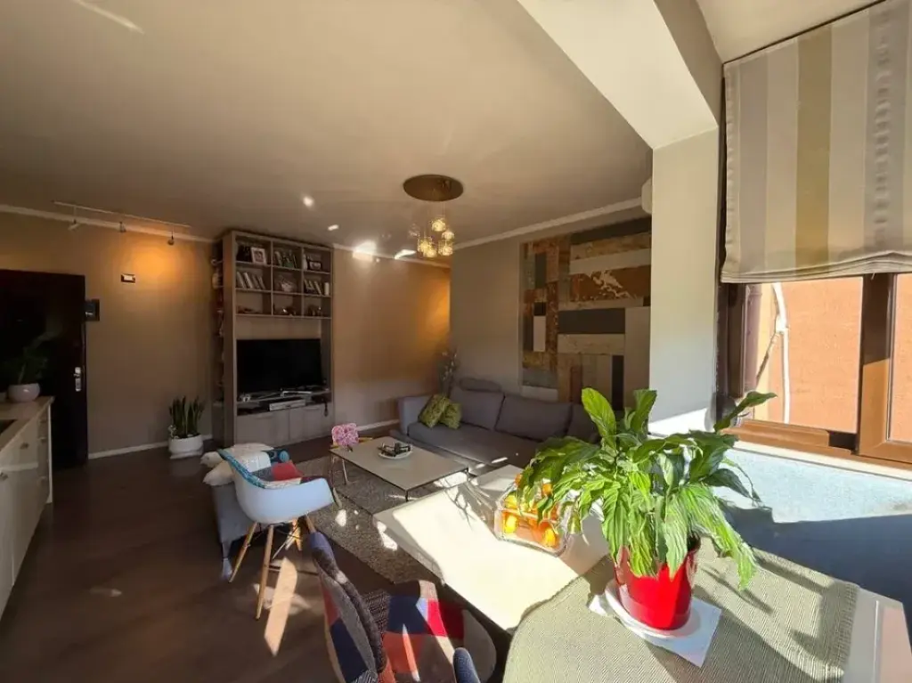 Qera | Apartament 2 + 1 | Ish Fusha e Aviacionit | 675 €/muaj