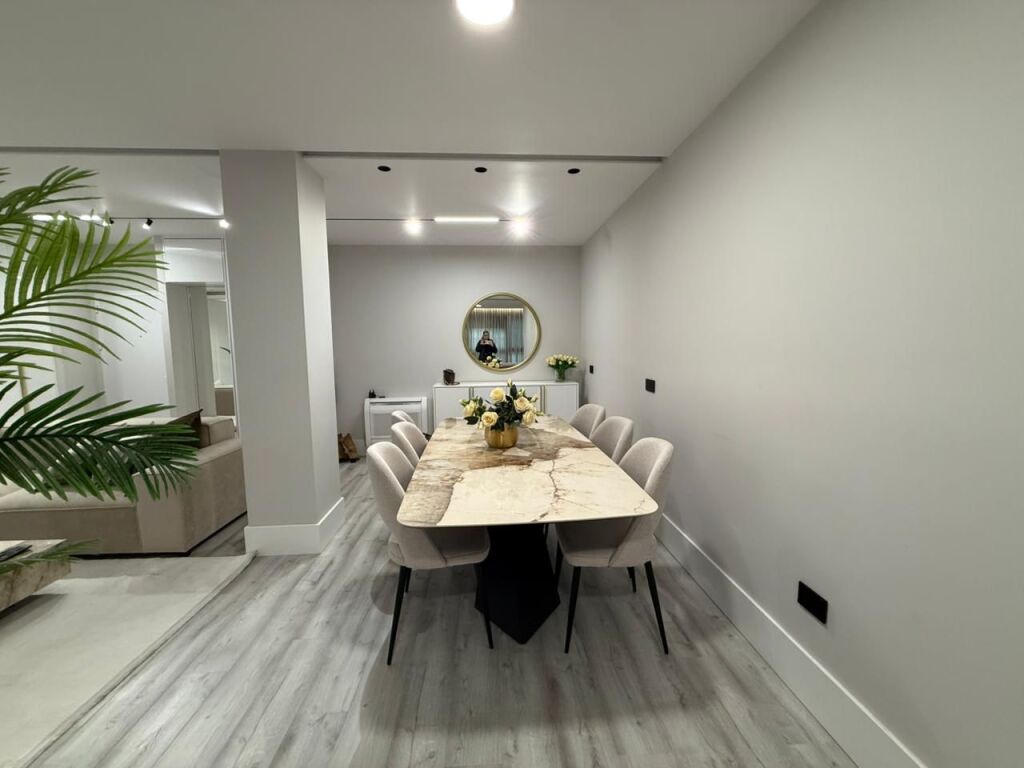 Appartamento 2+1+2+Guardaroba disponibile in Via Ibrahim Rugova, ex Blocco.