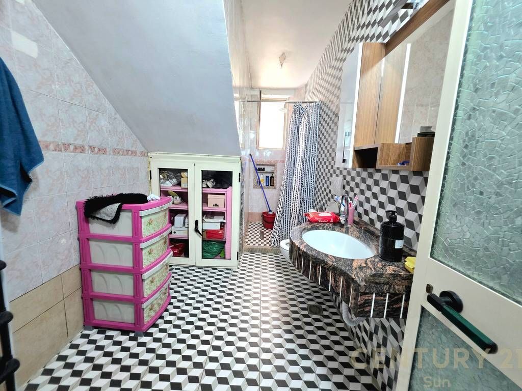 APARTAMENT 1+1 PER QIRA PRANE 21 DHJETORIT
