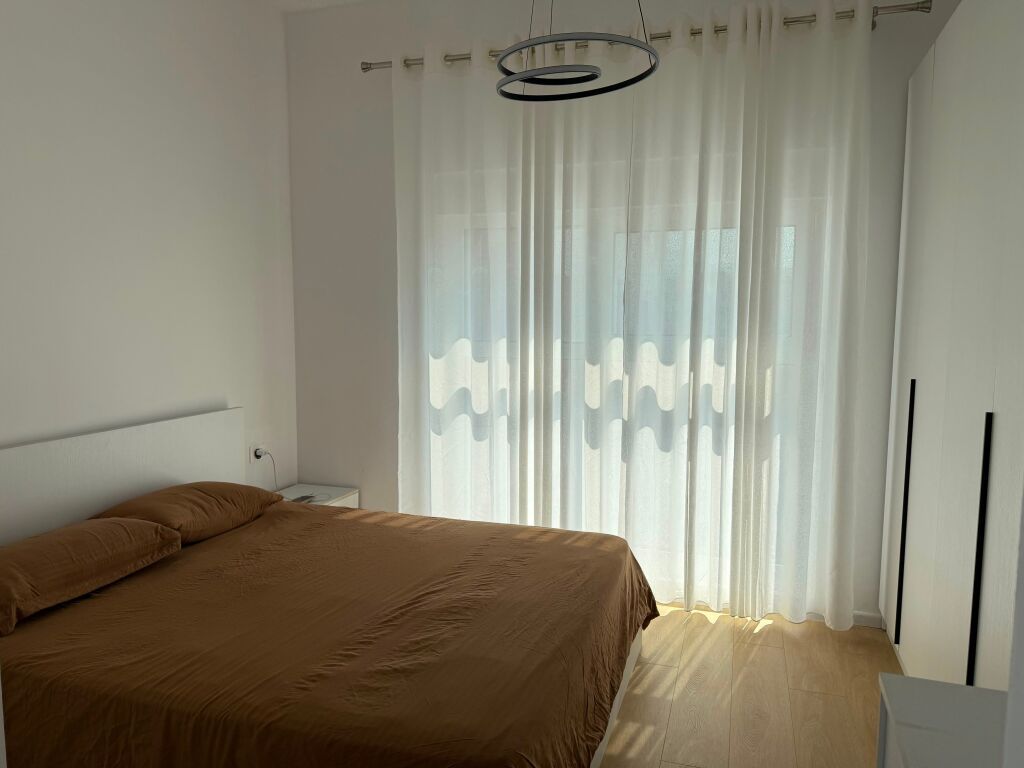 Jepet me qira 1+1 Ali Demi Kompleksi Mangalem 42.000 leke