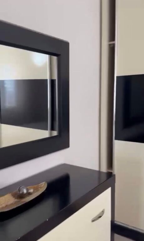Shitet apartament 3+1 tek Kompleksi Malajzian