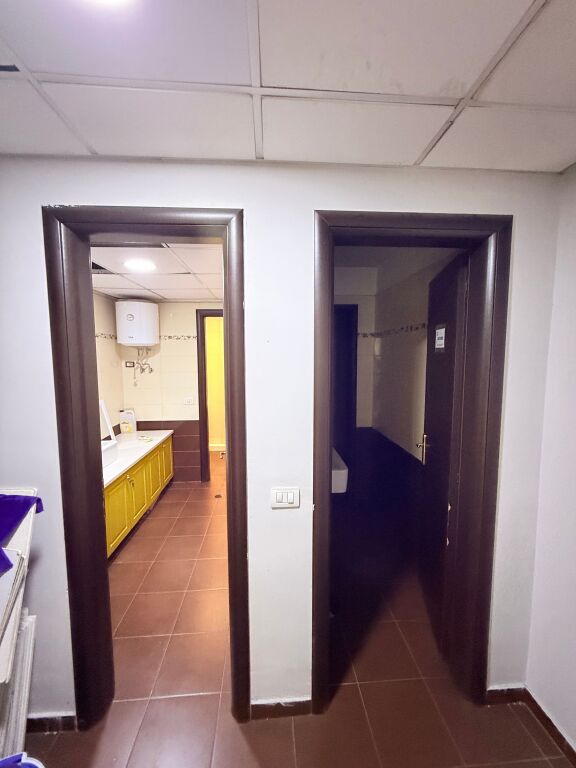 ZYRE 205m2 PER QERA PRANE QENDRES
