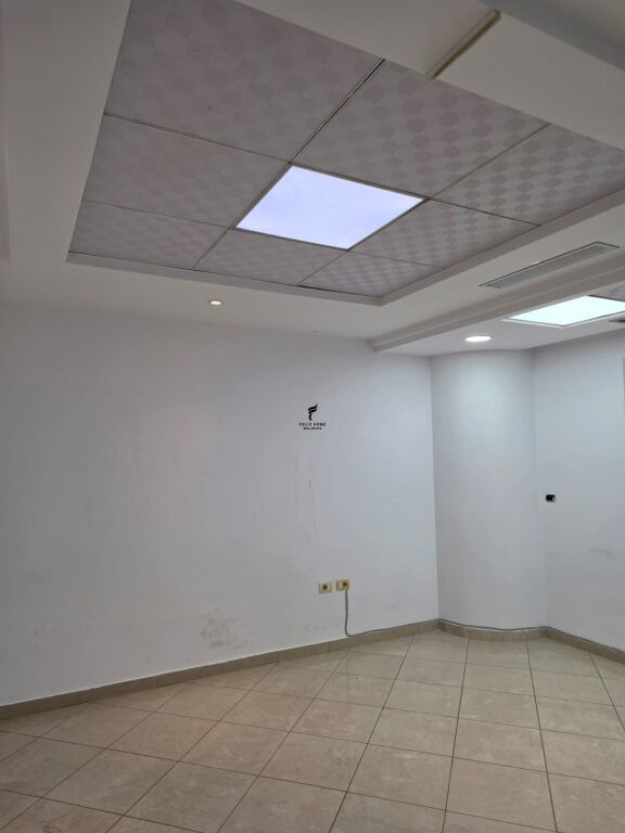 OFFICE FOR RENT 94 M2 CENTER 170,000 LEKE FH-91576