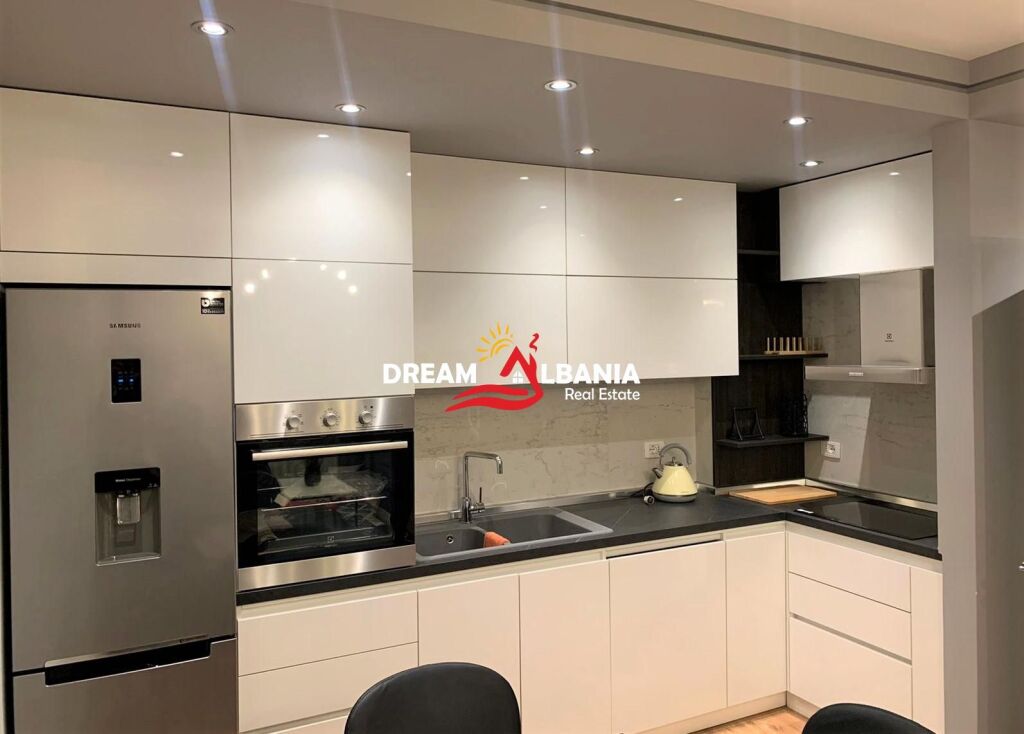 2+1 Apartment for rent in the 21 Dhjetori area at the Kontakt Complex in Tirana (ID 42211273)