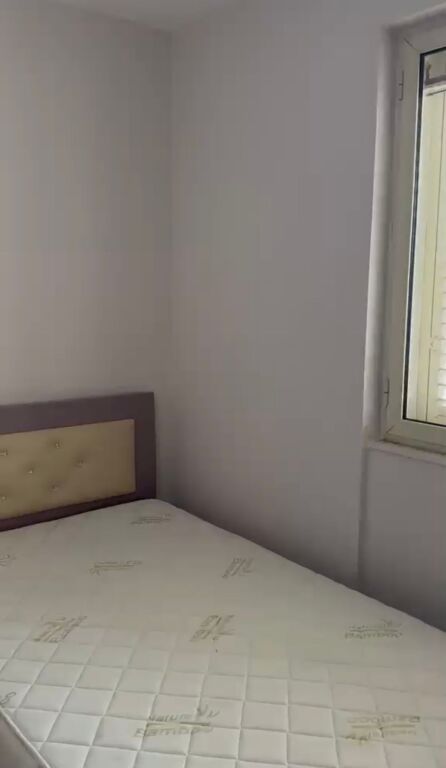 Shitet apartament 3+1 tek Kompleksi Malajzian