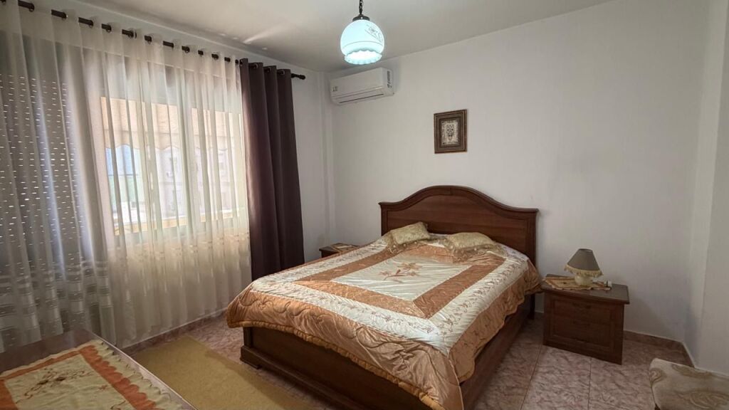 Bllok jepet me qera apartament 2+1 bashkohor