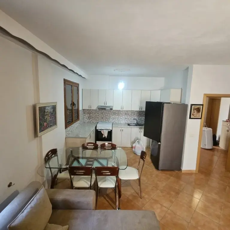 APPARTAMENTO 2+1. 50000 LEKE. COMUNE DI PARIGI
