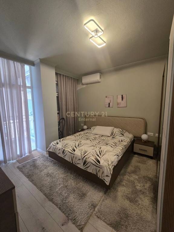 Apartament 1+1 per qera te Komuna e Parisit