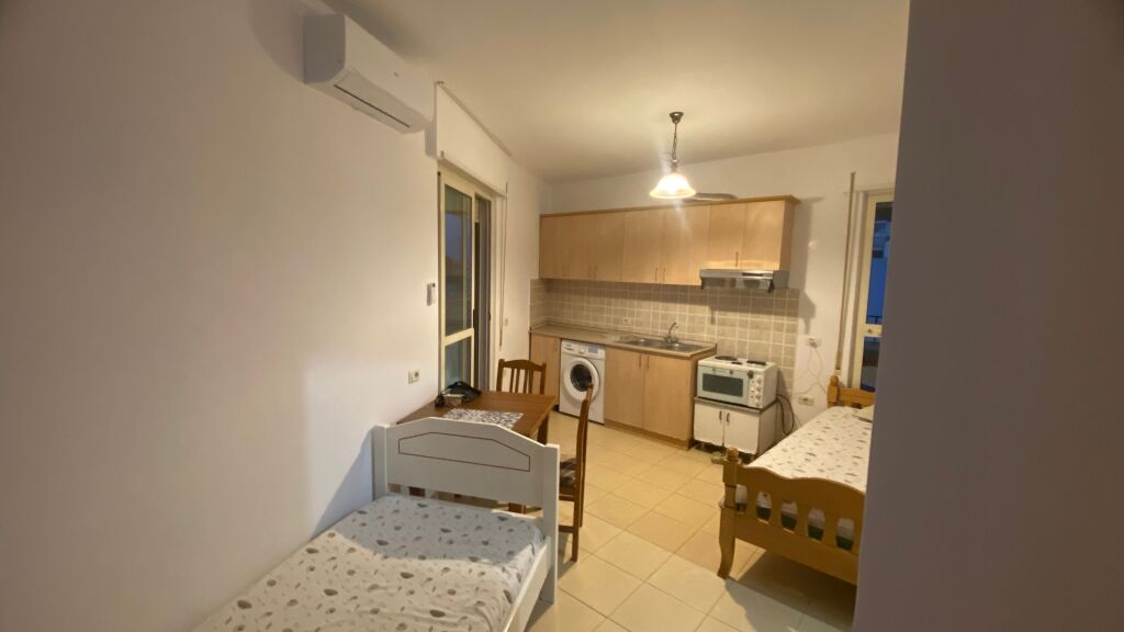 Studio apartment with panoramic veranda in Selvia